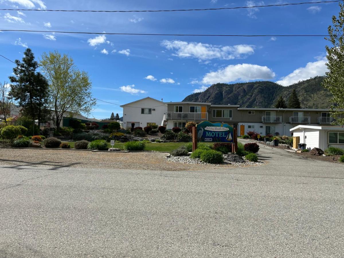 Holiday Beach Resort Motel Okanagan Falls Exterior foto